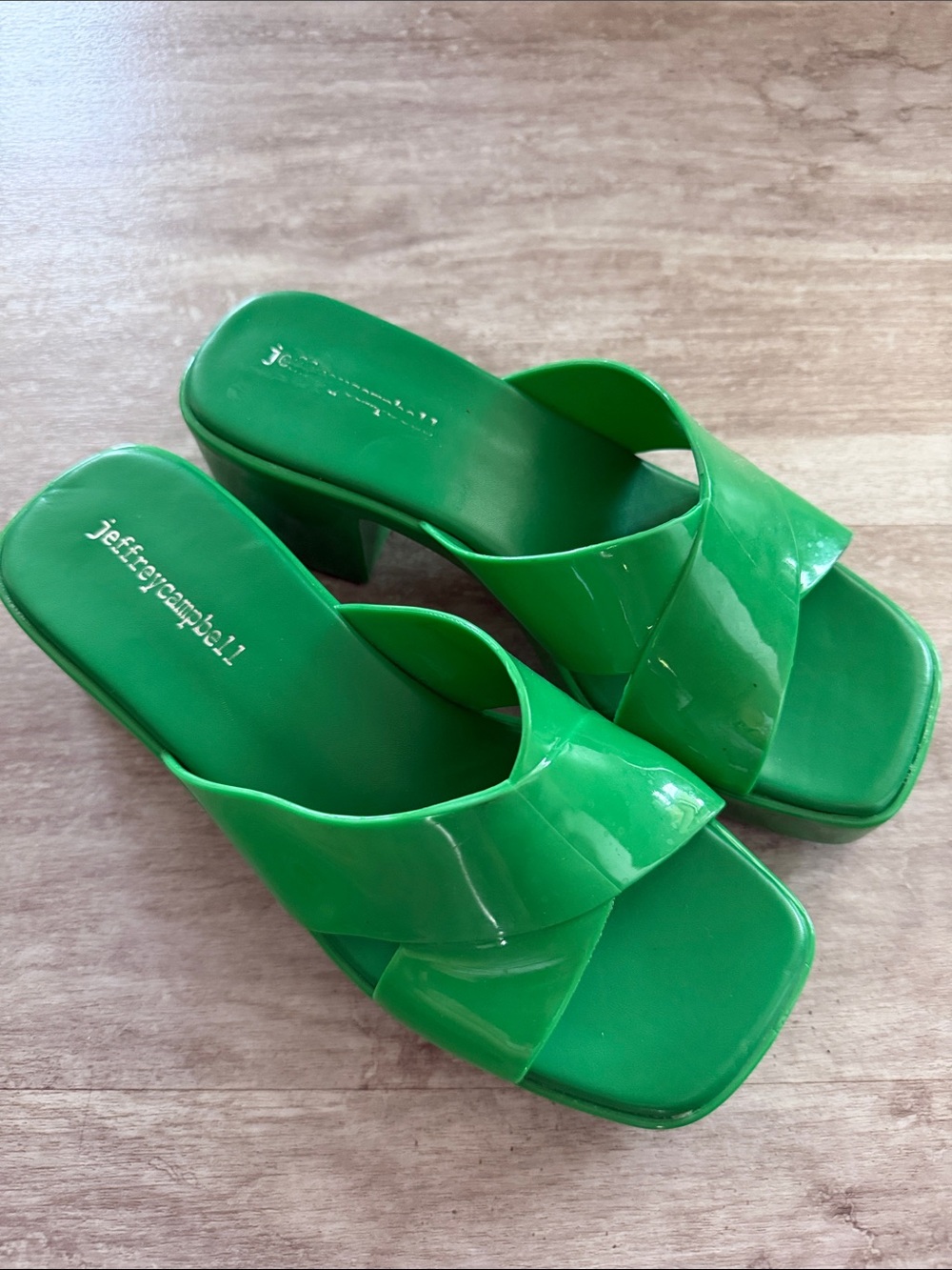 Jeffrey Campbell Bright Green Bubblegum Patent Sandals Sz 7
